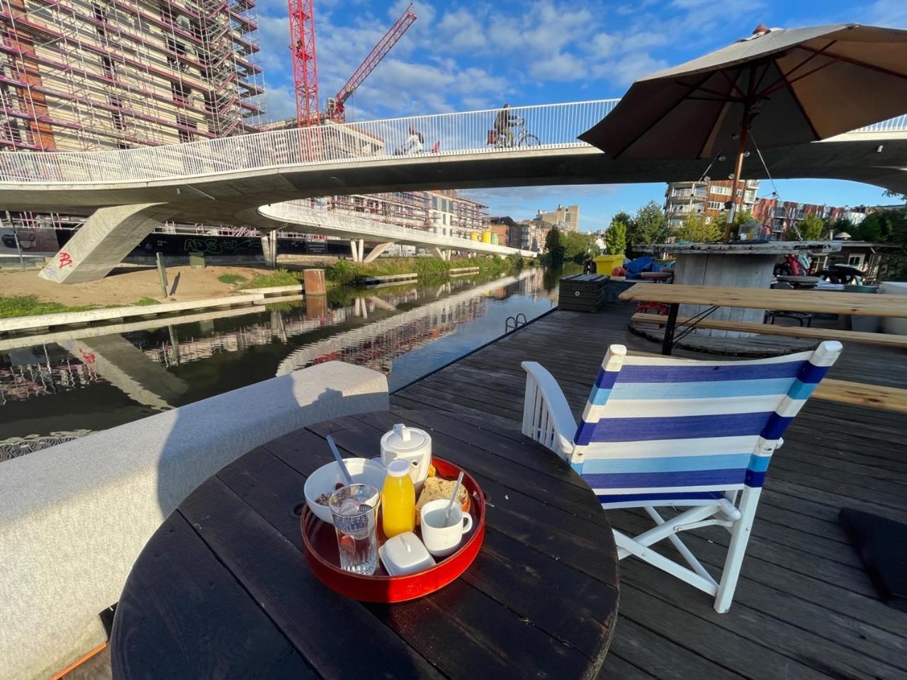 ホテル Boat & Breakfast Bellevue ヘント エクステリア 写真
