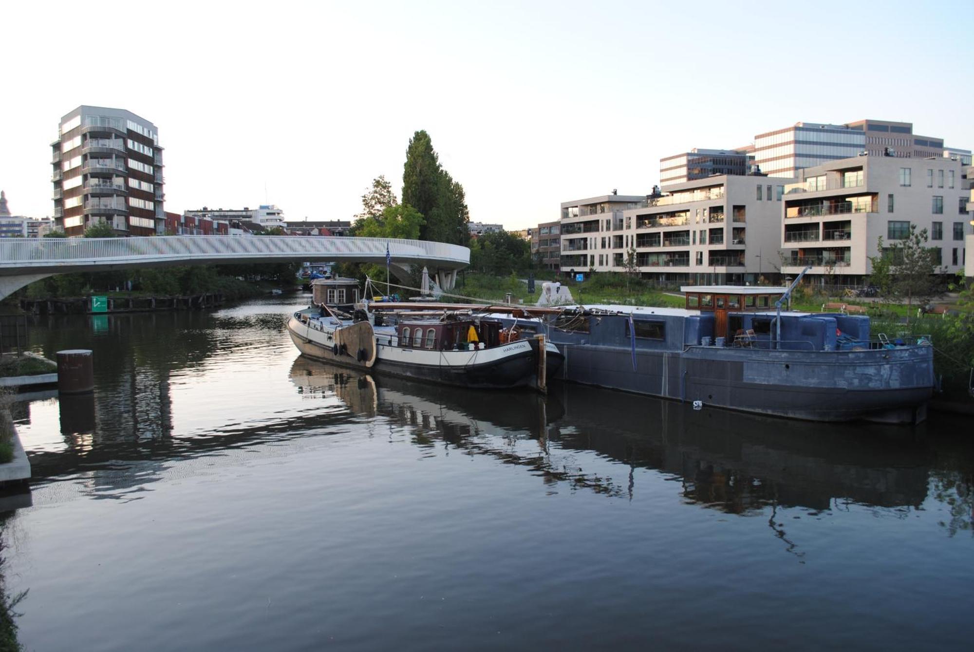 ホテル Boat & Breakfast Bellevue ヘント エクステリア 写真