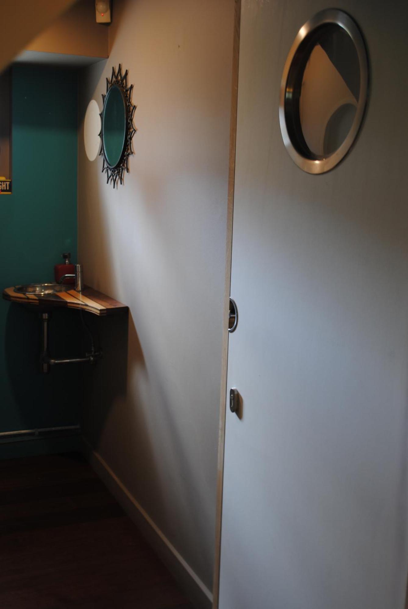 ホテル Boat & Breakfast Bellevue ヘント エクステリア 写真